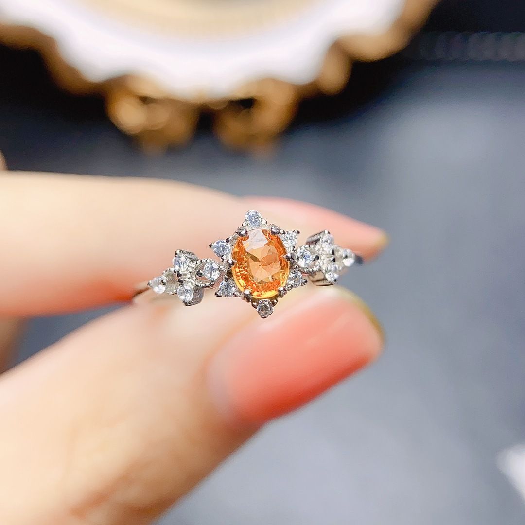 Factory wholesale explosions natural garnet ring S925 silver inlaid main stone 4*5 selling Europe and the United States a generation of hair