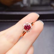 Factory wholesale explosions natural magnesium aluminum garnet ring S925 silver inlaid main stone 6*6 hot European and American generation