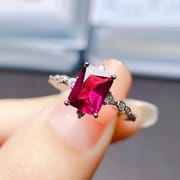 Factory wholesale explosions natural garnet ring S925 silver inlaid main stone 6*8 selling Europe and the United States a generation of hair