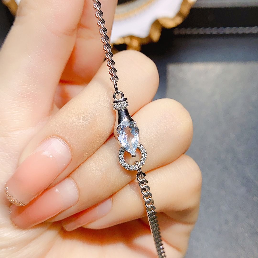 Factory wholesale explosions natural aquamarine bracelet S925 silver inlaid main stone 6*8 hot Europe and the United States a generation of hair