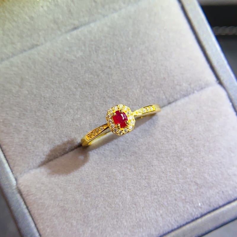 Factory wholesale explosions natural ruby ring S925 silver inlaid with the main stone 3*4 selling Europe and the United States a generation of hair