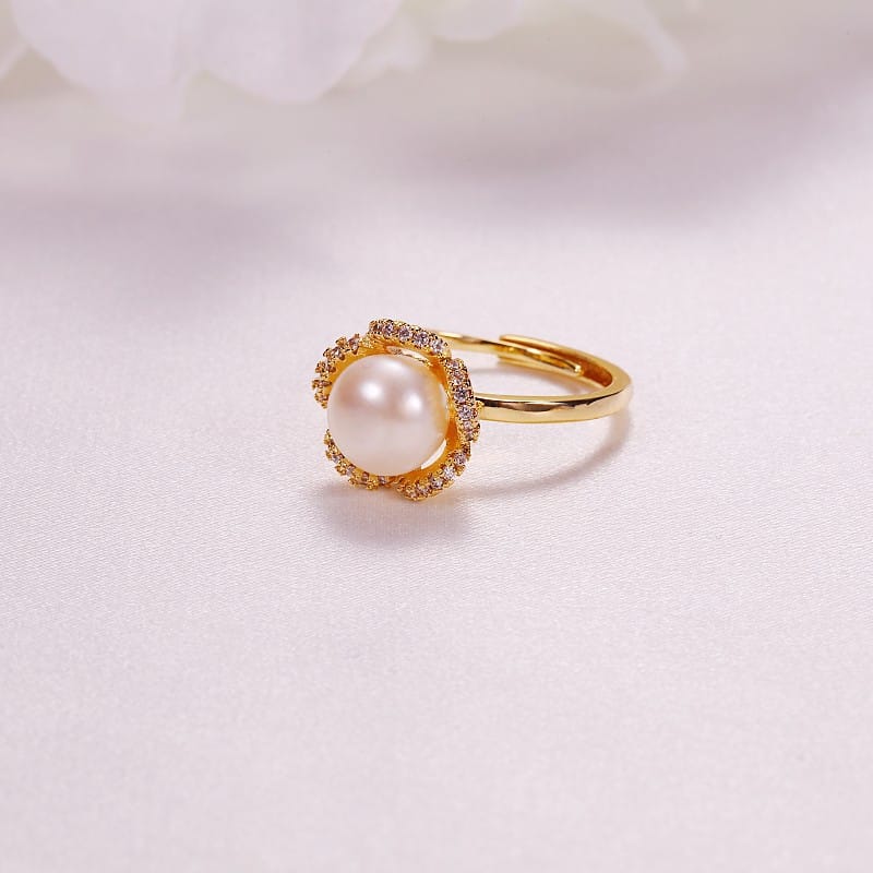 C 8.5-9mm white pearl ring