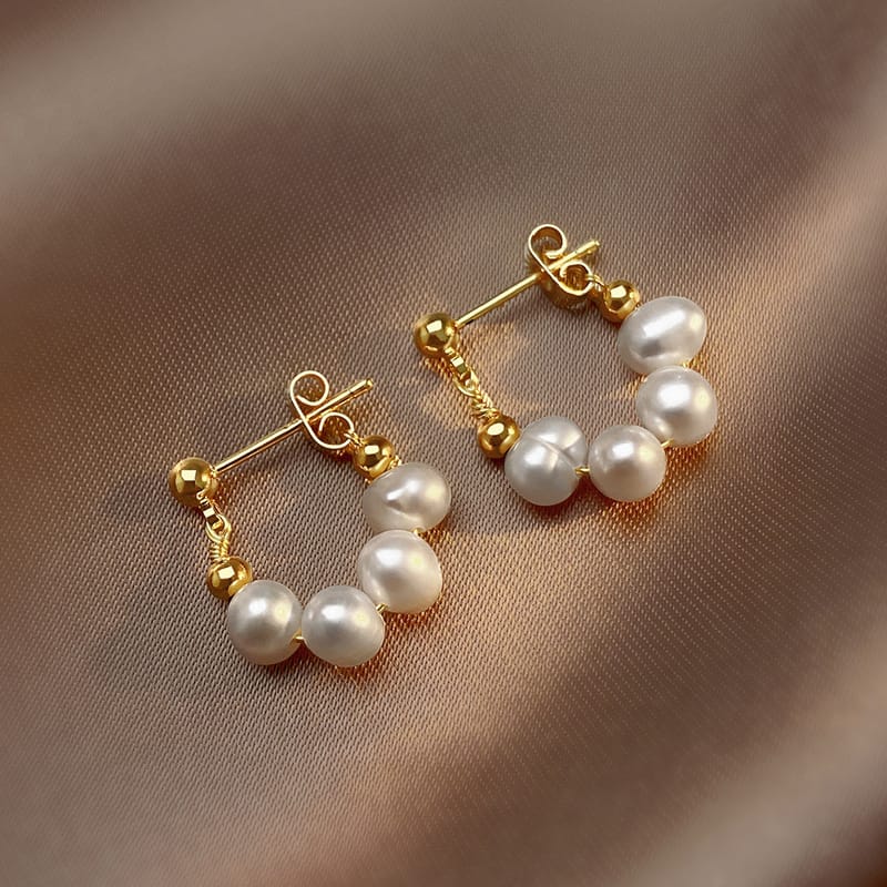Natural freshwater pearl earrings