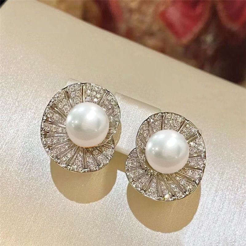 Seashells spiral pearl earrings (white beads)