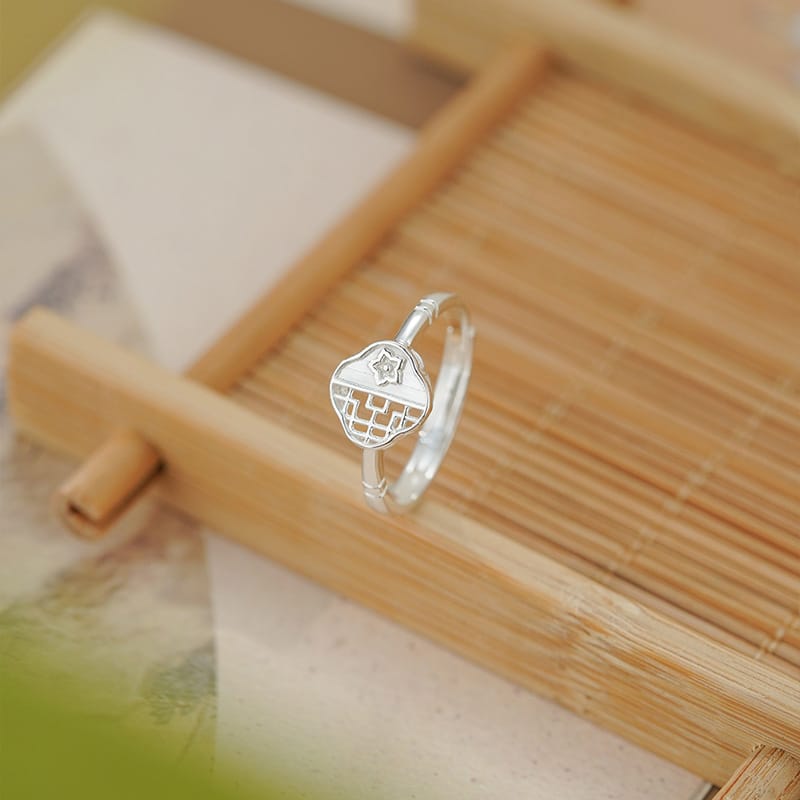 Flower window ring--silver