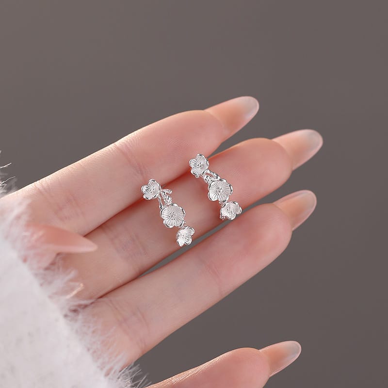 Flower earrings--silver