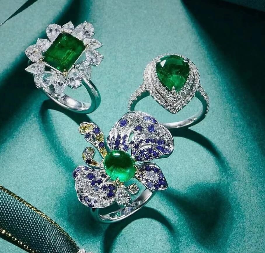 Luxury emerald rings