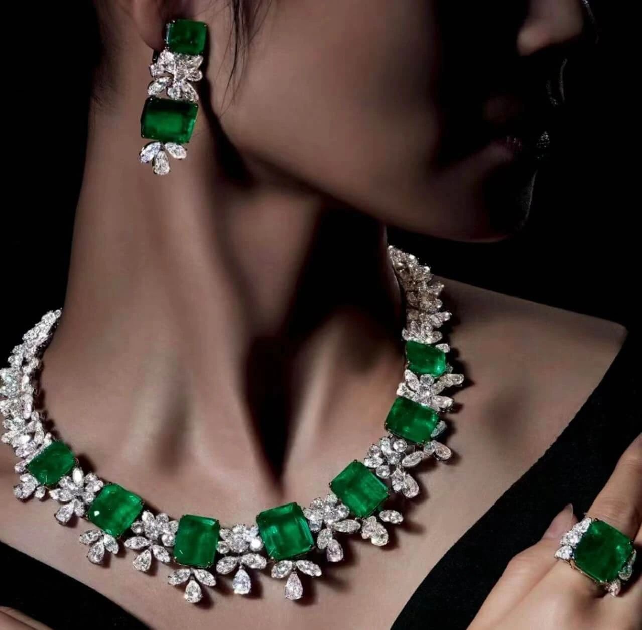 luxury emerald ring necklace earrings