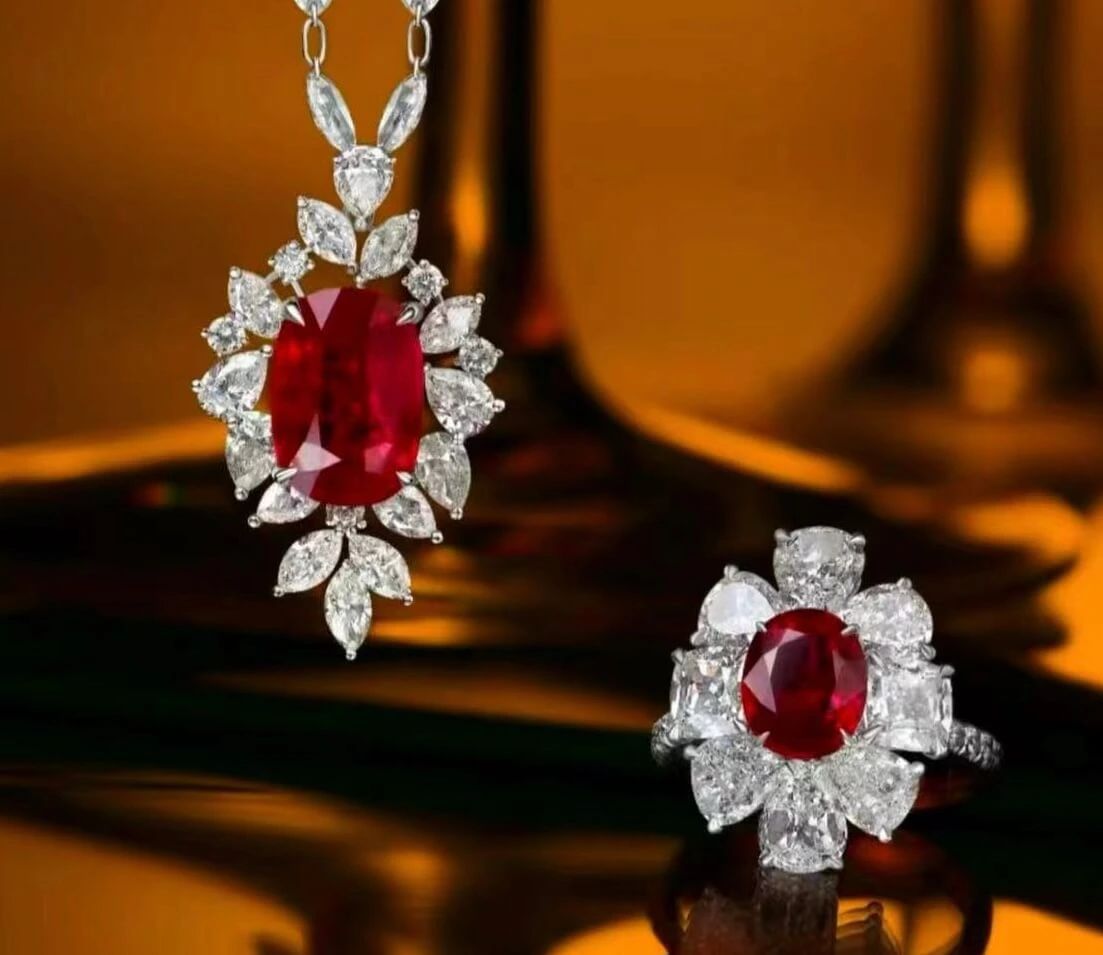 Navigating Ruby Jewelry Store Collections for Personalized Gift Selections