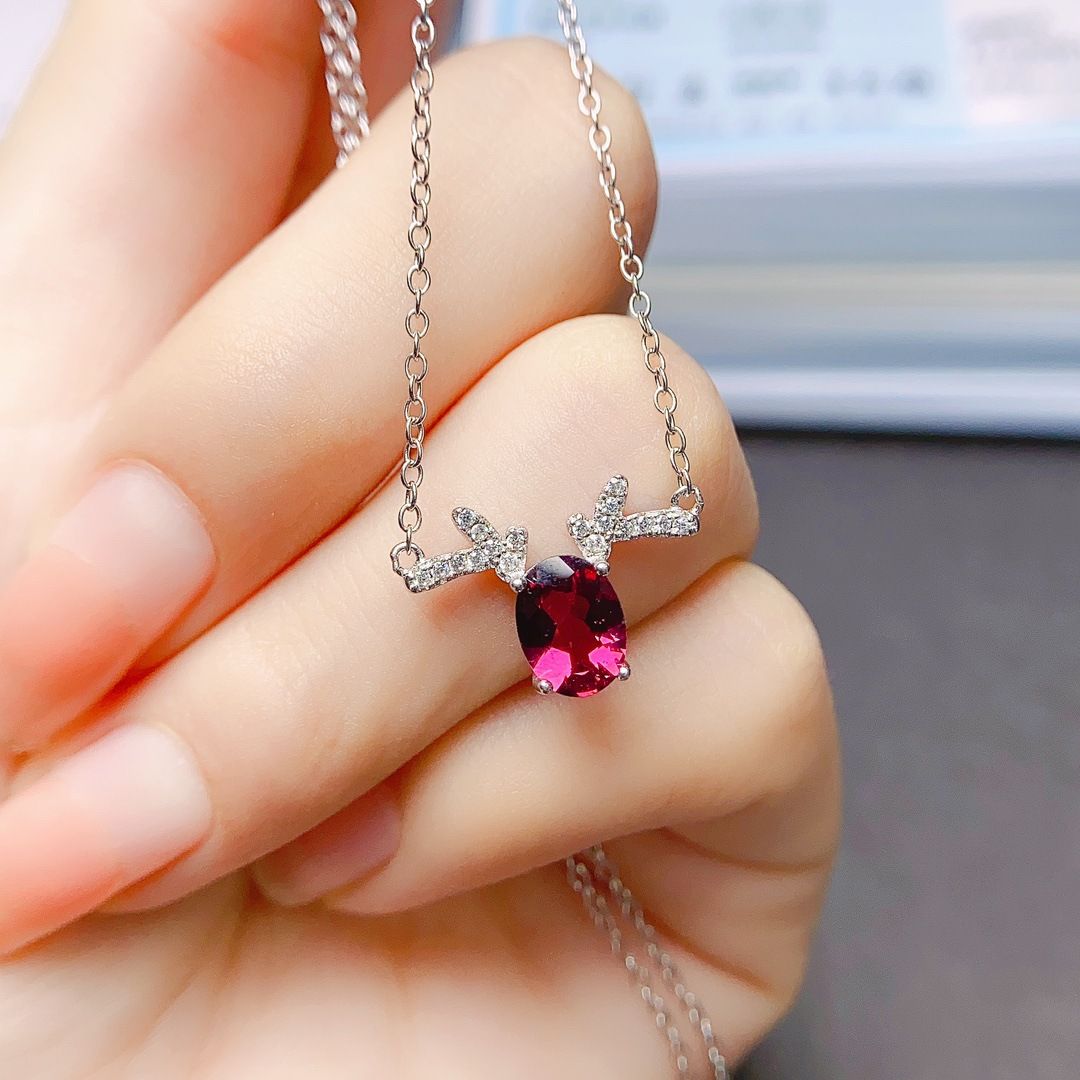 Factory Wholesale Popular Natural Garnet Necklace S925 Silver Inlaid Main Stone 6*8 Hot Selling European and American Dropshipping