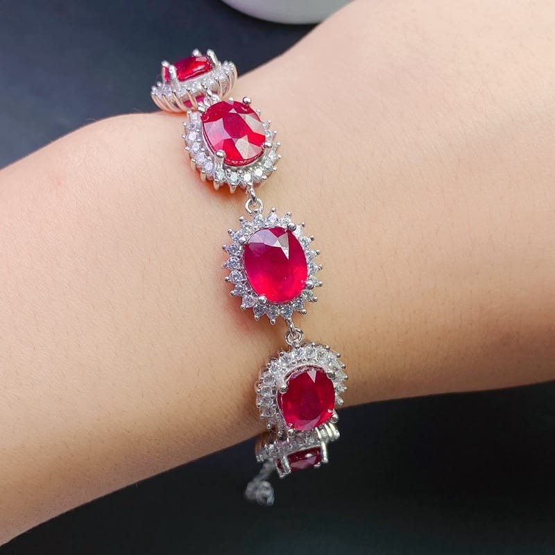 The Appeal of a Natural Ruby Ring in Women&rsquo;s Fine Jewelry