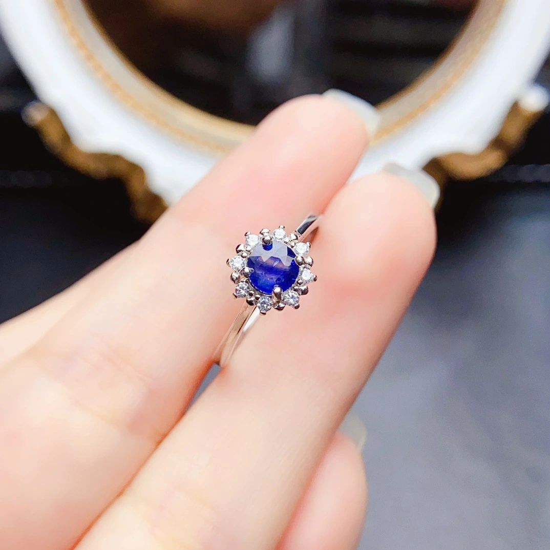 Unique Sapphire Engagement Rings Showcasing Fine Craftsmanship and Style