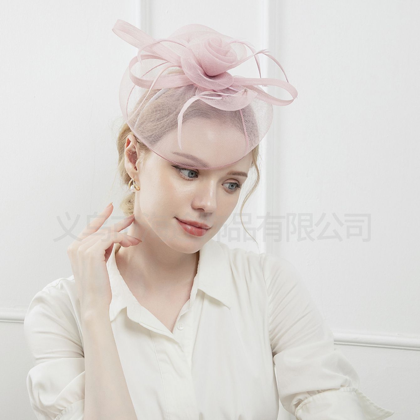 European and American Taro color medium net top hat bride Photo headdress gauze feather top hat banquet temperament all-match top hat