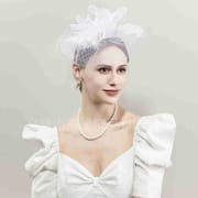 Cross-border Amazon vintage noble white mesh cover top hat with feather elegant bridal hair accessories in stock wholesale