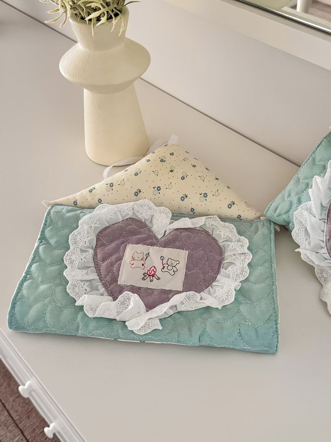 Coquette lace heart hanging tissue box cover in quilted fabric, 27.5x30cm, perfect for dorm and bedroom decor.