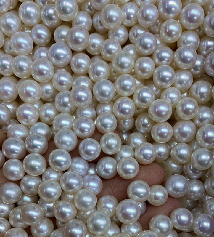 We provide semi-finished products or pearl raw material to the whole world.   For more information, please contact us for details.