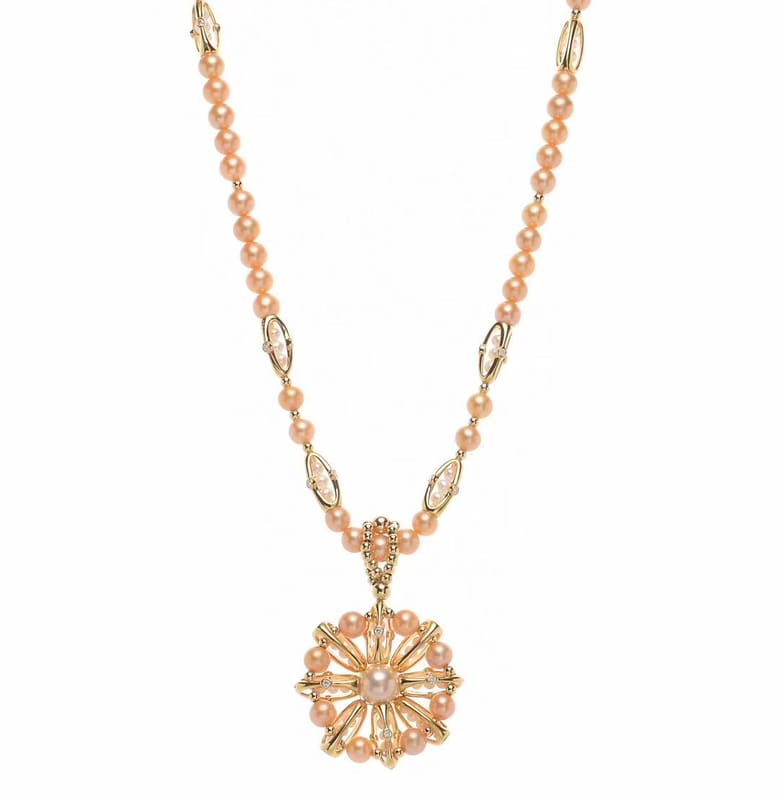 Golden diamond missile pearl necklace