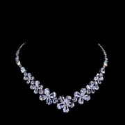 Petal lab diamond platinum necklace