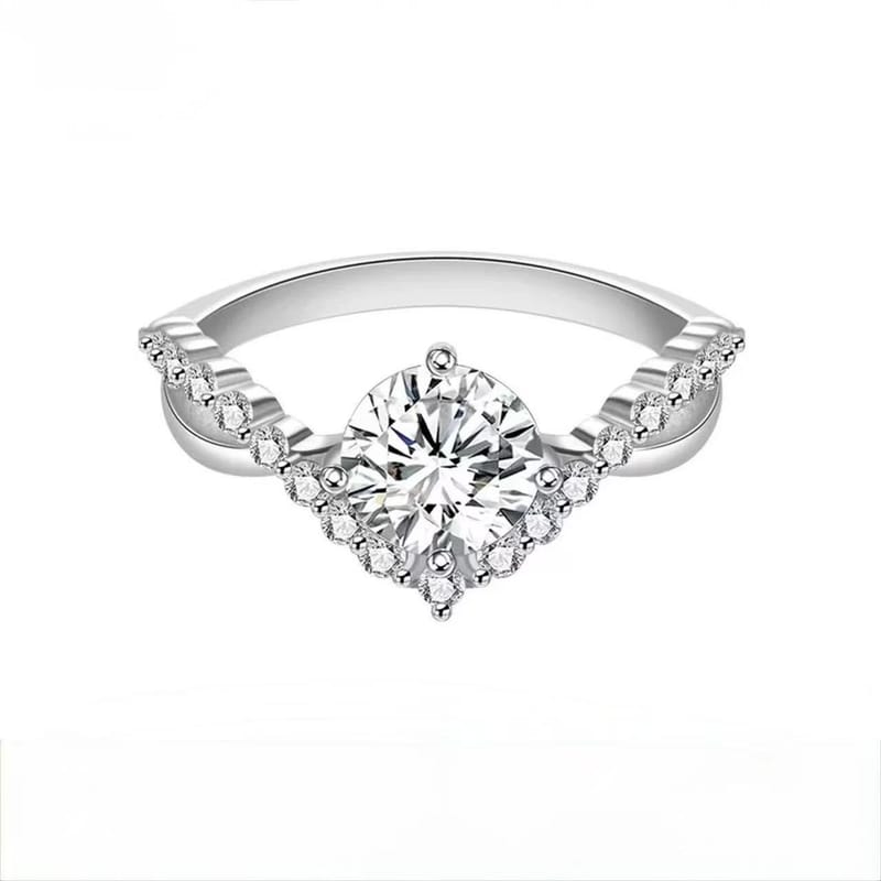 One-carat platinum lab diamond ring