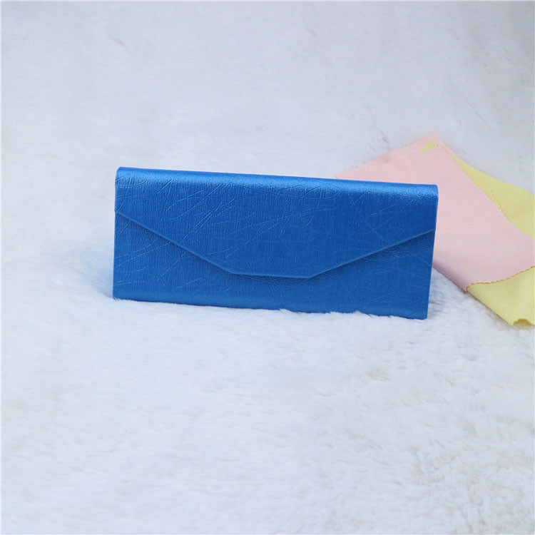 Folding glasses case