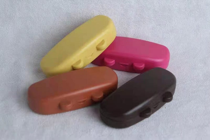 Plastic glasses case
