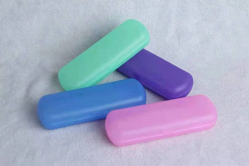 Plastic glasses case