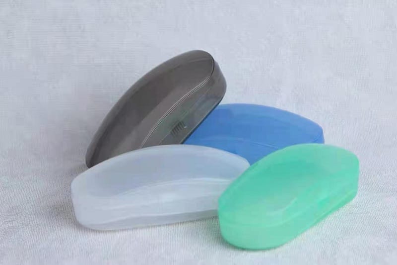 Plastic glasses case