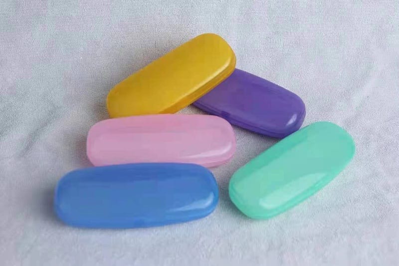 Plastic glasses case