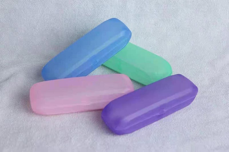Plastic glasses case