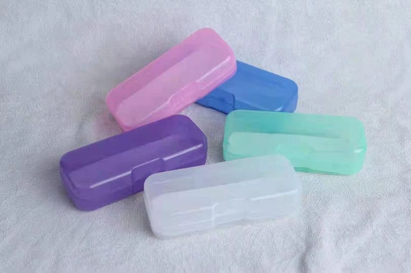 Plastic glasses case