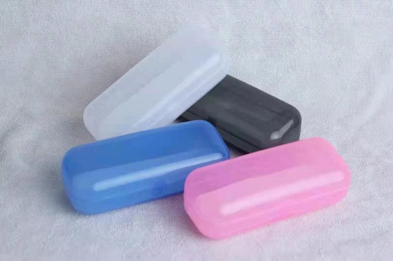 Plastic glasses case
