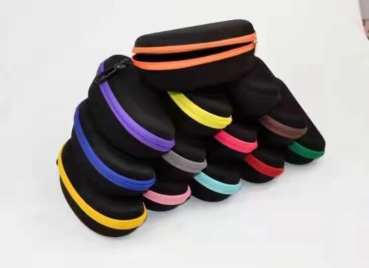 Zipper glasses case