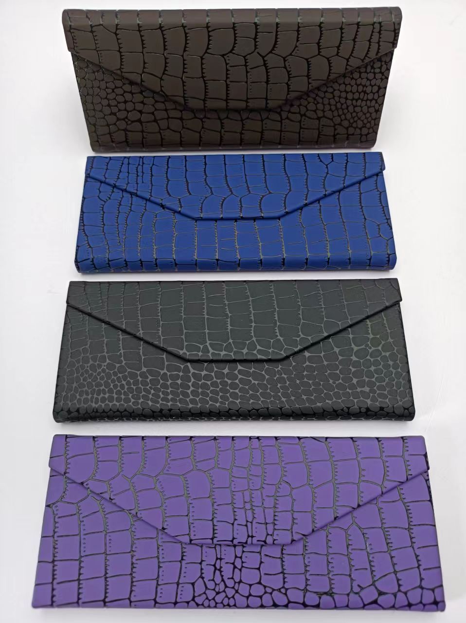 Folding glasses case