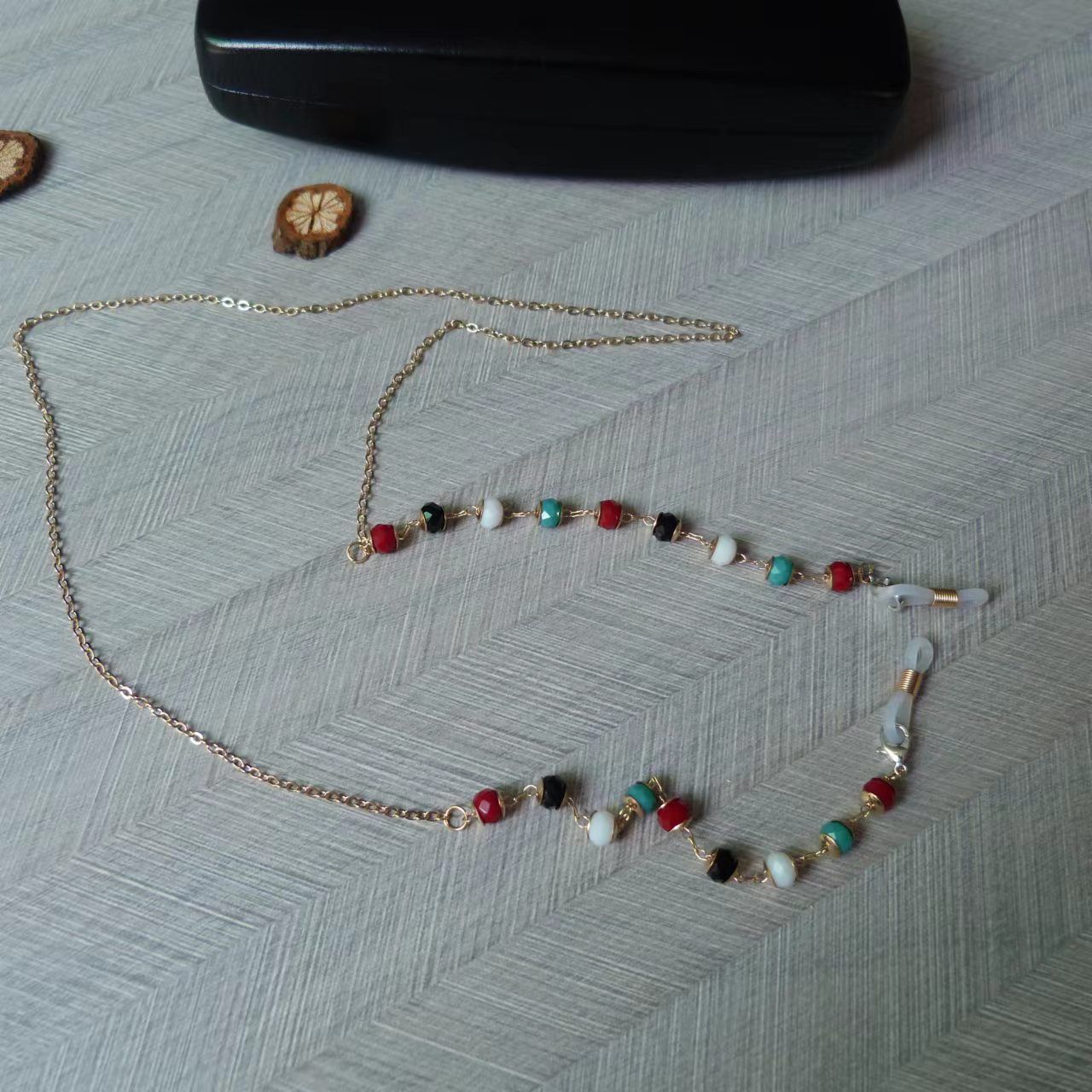 Glasses chain
