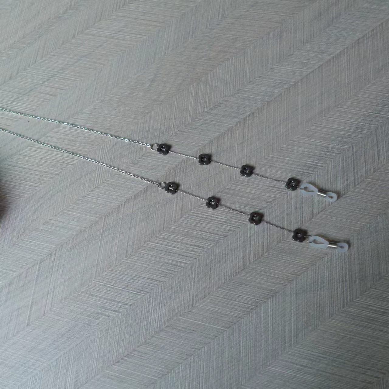Glasses chain