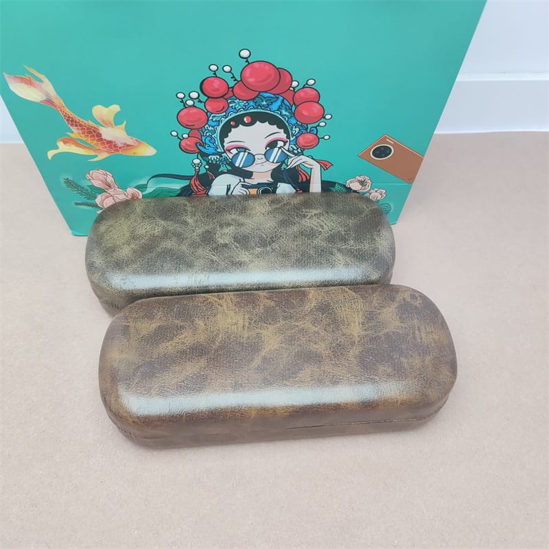 Iron Glasses  case