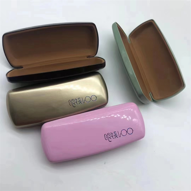 Iron Glasses  case