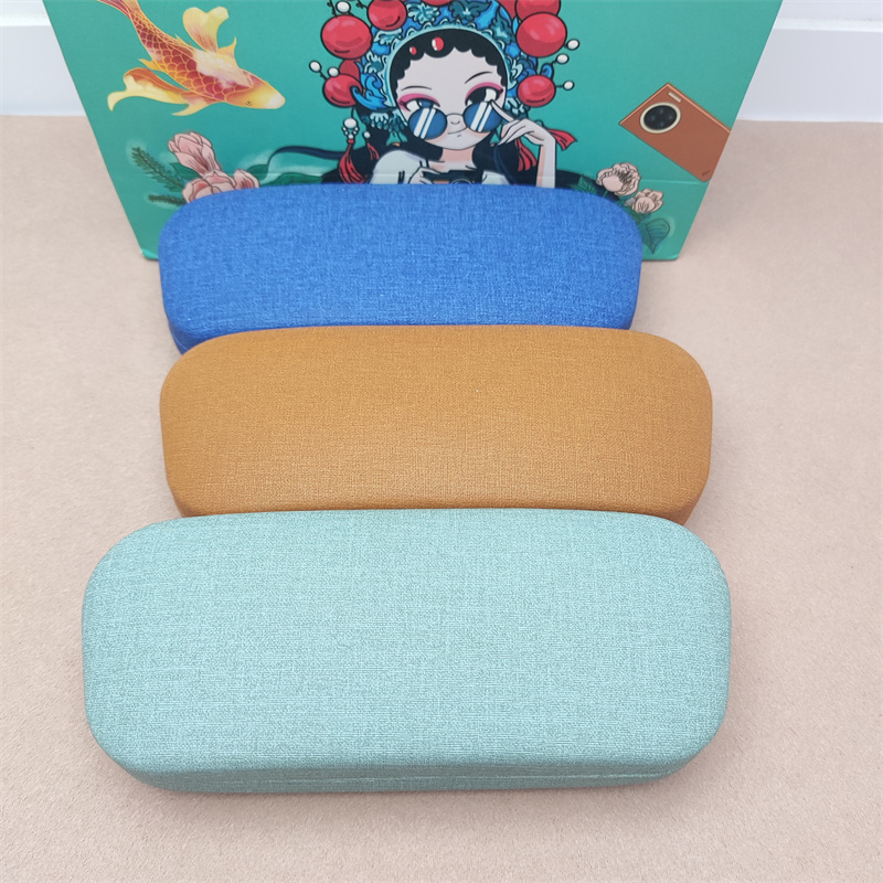 Iron Glasses  case