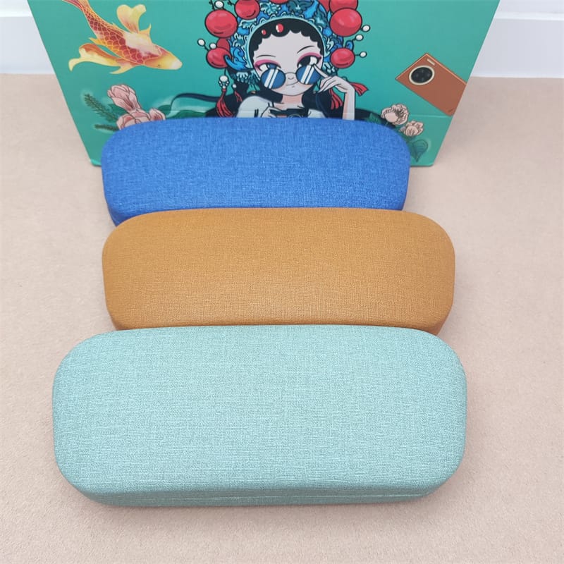 Iron Glasses  case