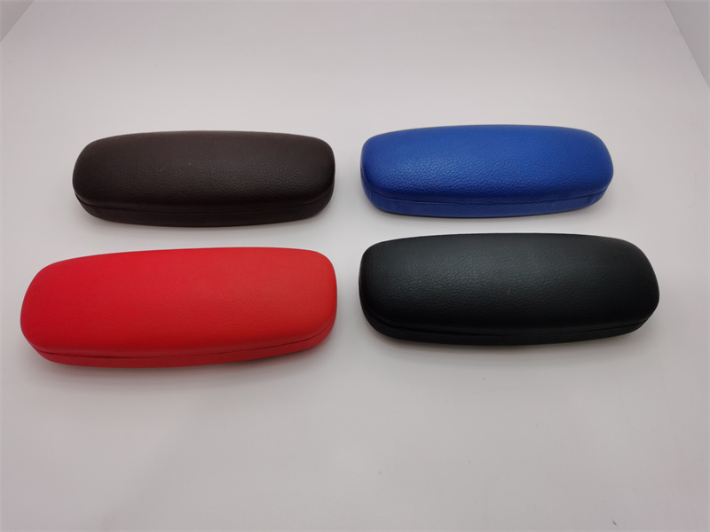 Iron Glasses  case