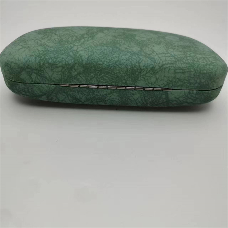 Iron Glasses  case