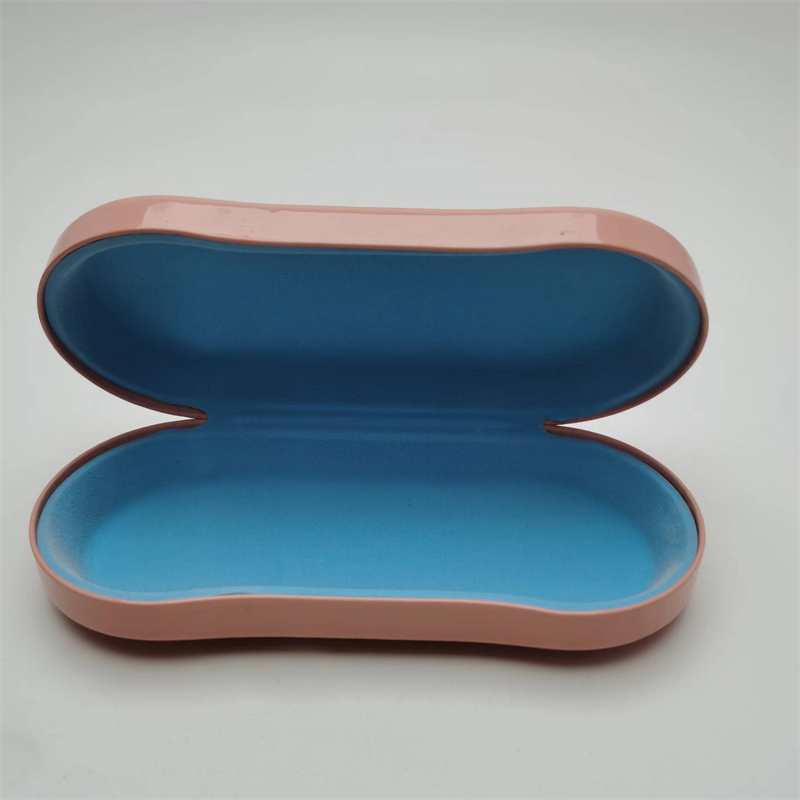 Hard case