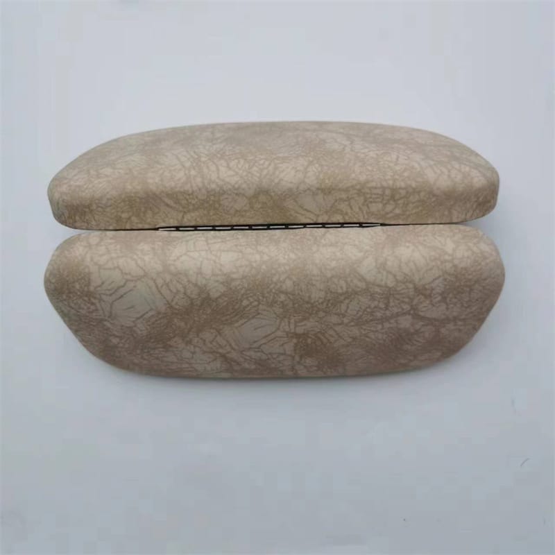 Iron Glasses  case