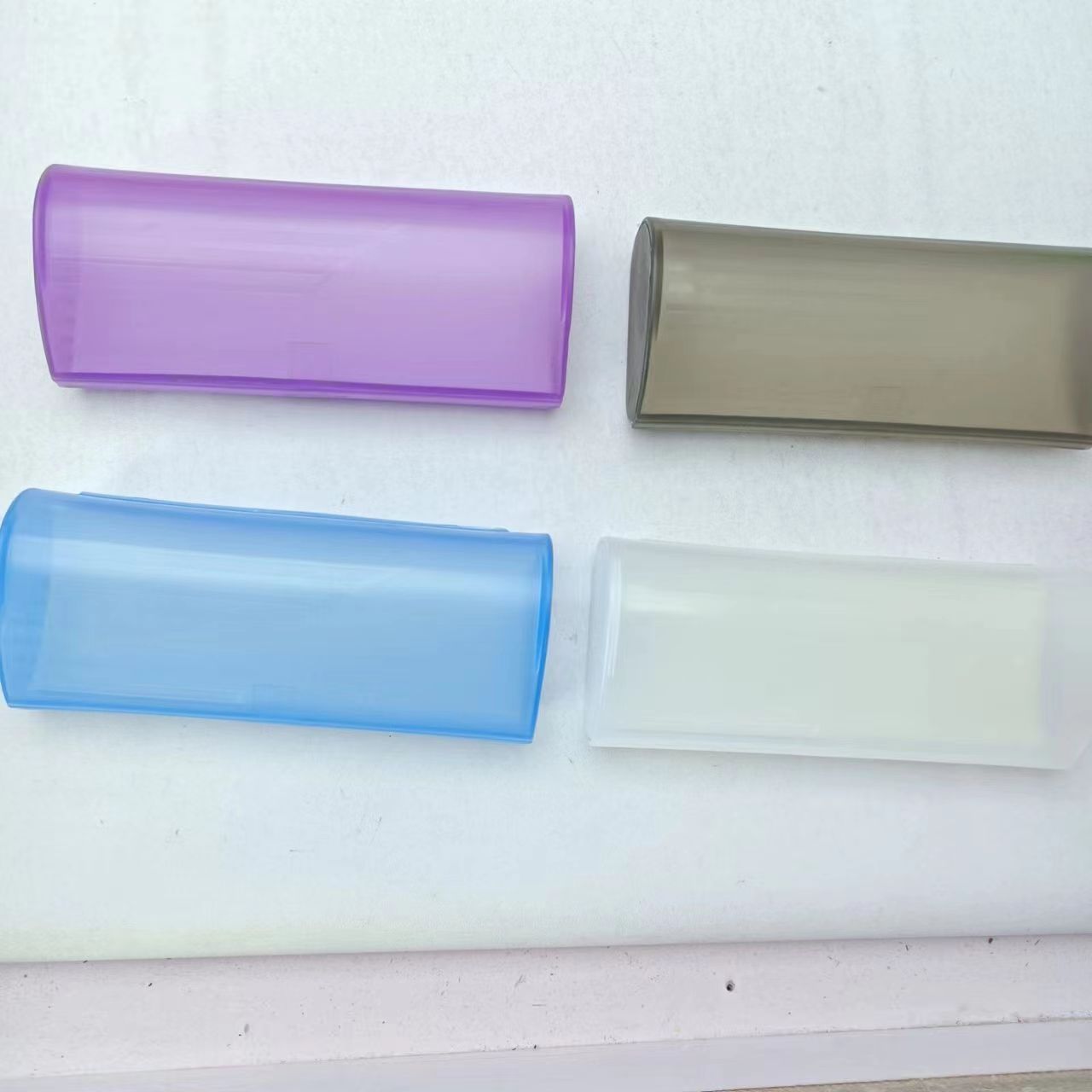 Plastic glasses case
