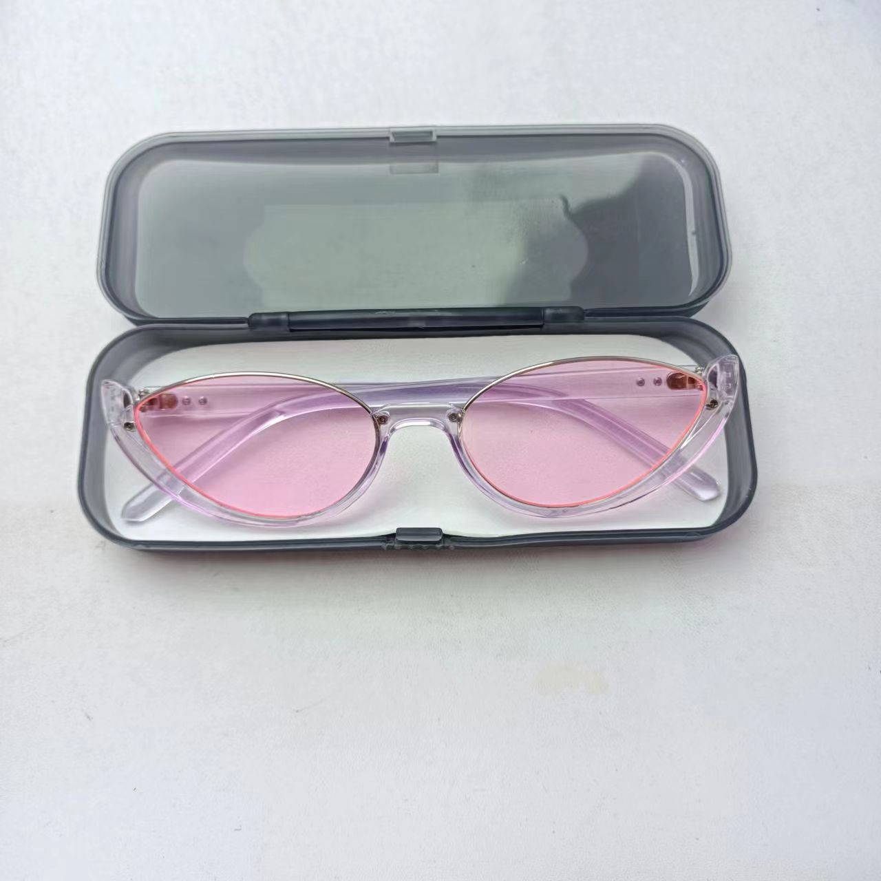 Plastic glasses case