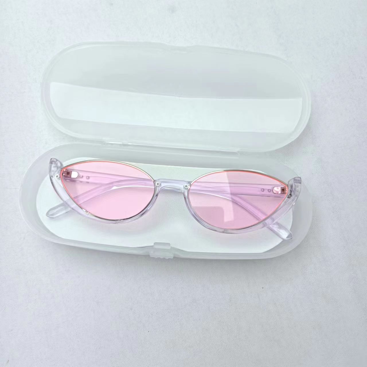 Plastic glasses case
