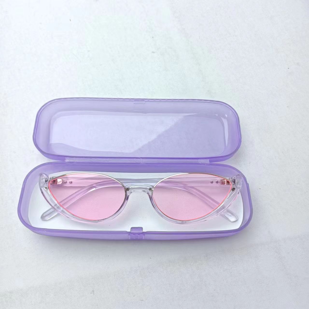Plastic glasses case