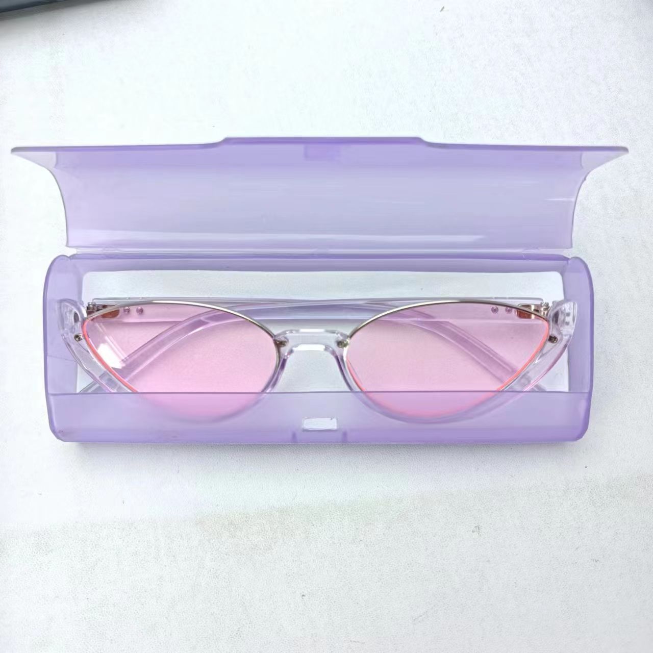 Plastic glasses case
