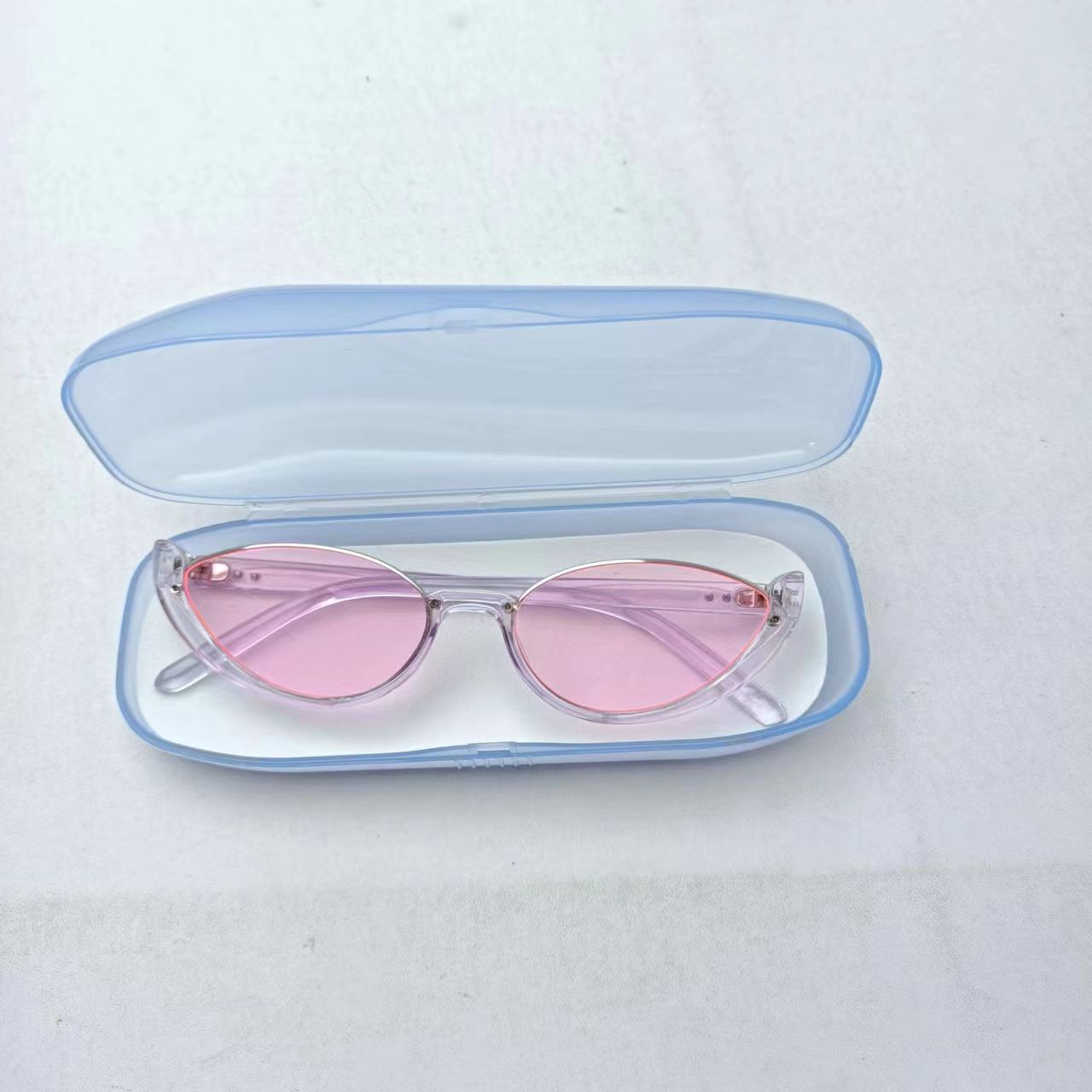 Plastic glasses case