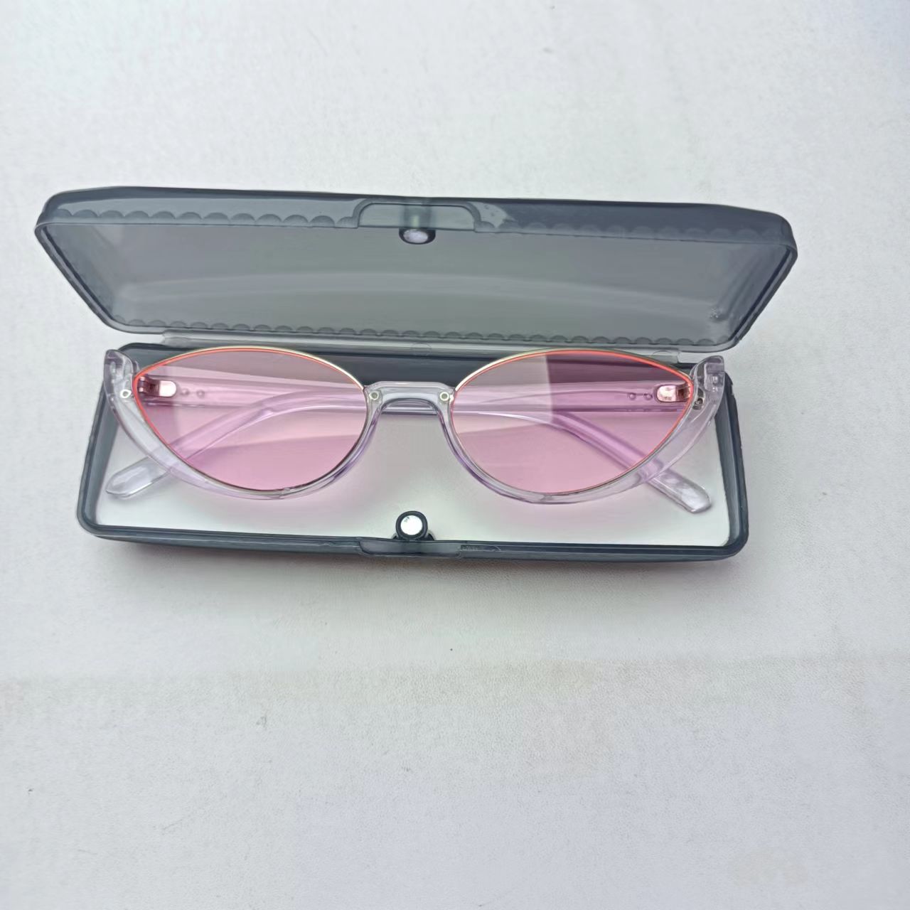 Plastic glasses case